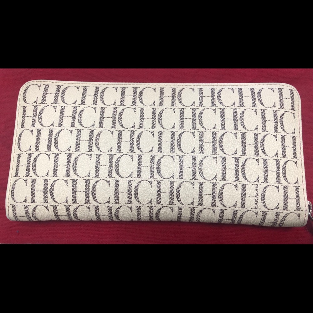 Carolina Herrera Caracas wallet